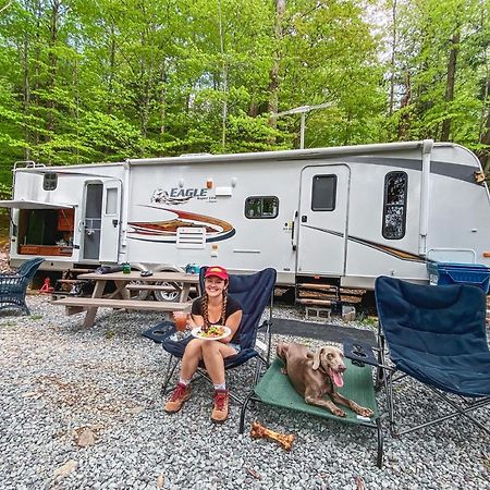 Rv Adventure Roscoe Pet Friendly Hotel Buitenkant foto