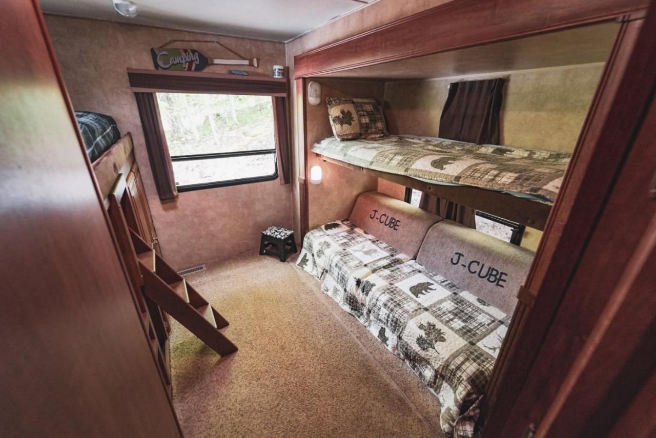 Rv Adventure Roscoe Pet Friendly Hotel Buitenkant foto