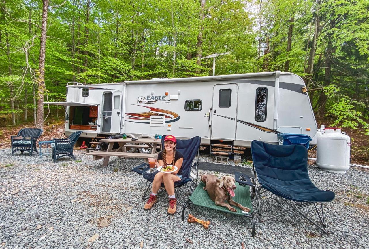 Rv Adventure Roscoe Pet Friendly Hotel Buitenkant foto