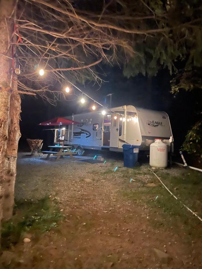 Rv Adventure Roscoe Pet Friendly Hotel Buitenkant foto