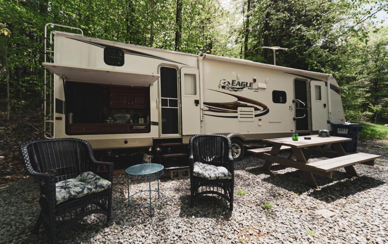 Rv Adventure Roscoe Pet Friendly Hotel Buitenkant foto